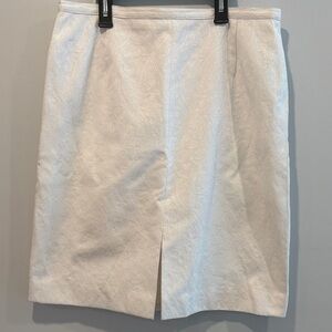 Harold's Elegant White Pencil Skirt